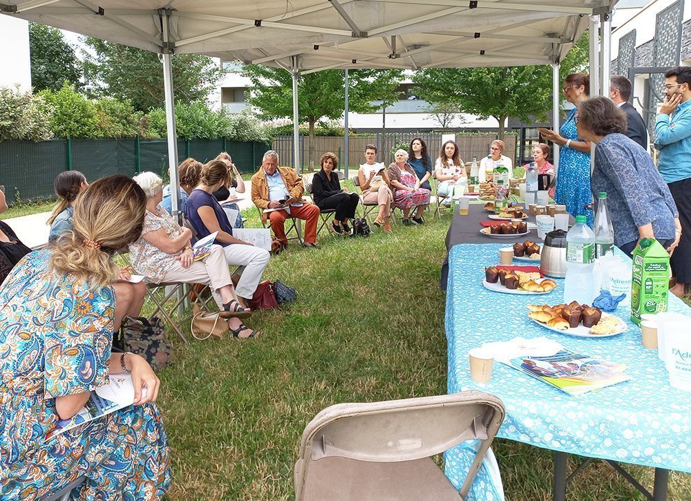 Accueil de visiteurs maison des projets association Chers Voisins Lieusaint