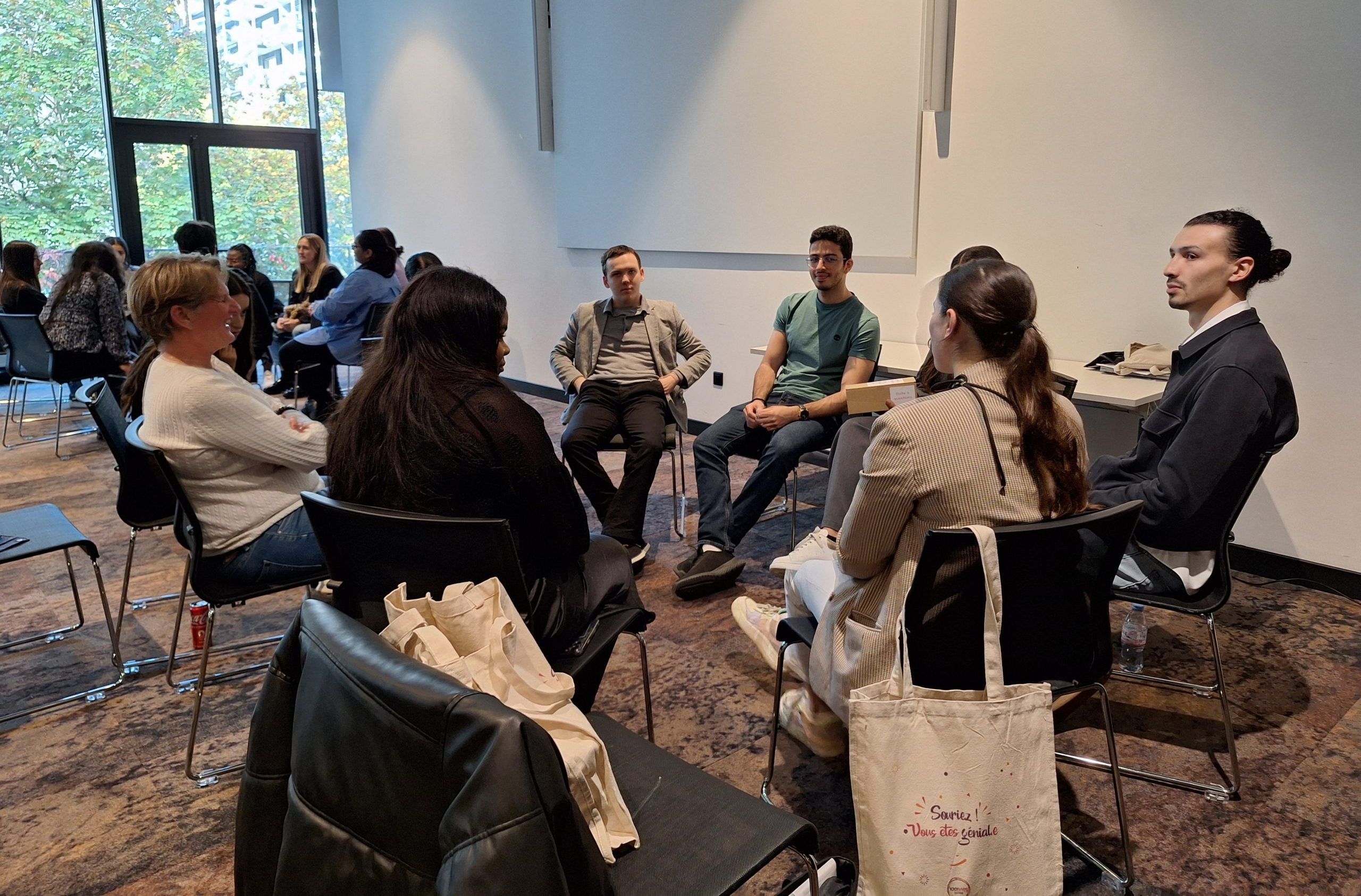 Journée d'intégration 1001 Vies Habitat : ateliers jeux organisés avec les alternants