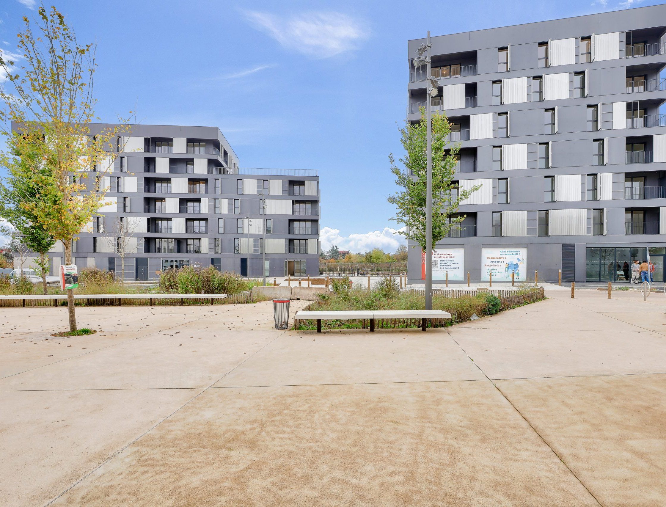 Commerces bas d'immeuble Terrasses des Ormes à Cergy logement social 1001 Vies Habitat