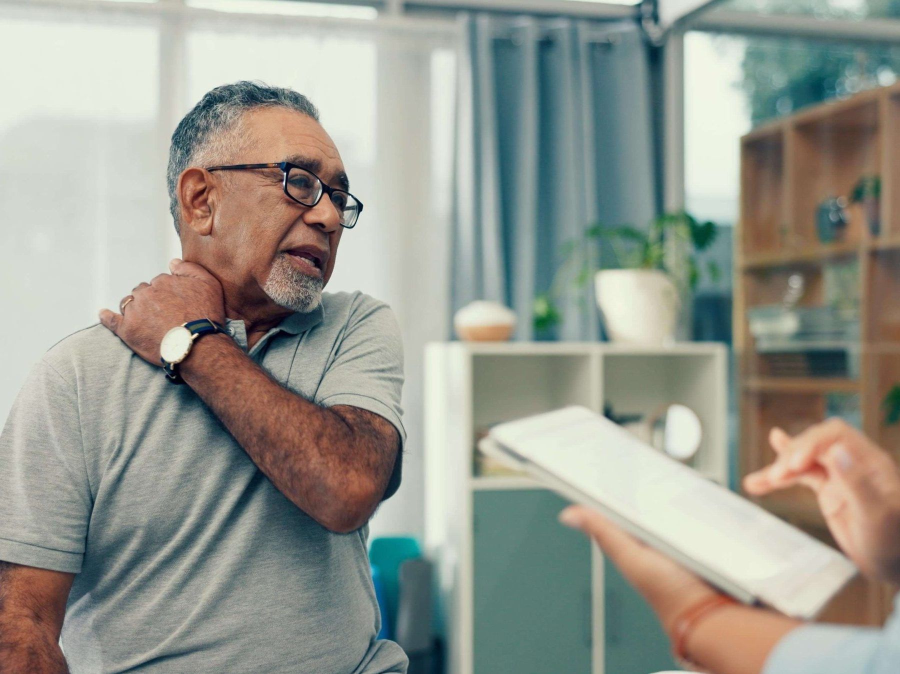 Ergothérapeute adaptation logement seniors 1001 Vies Habitat